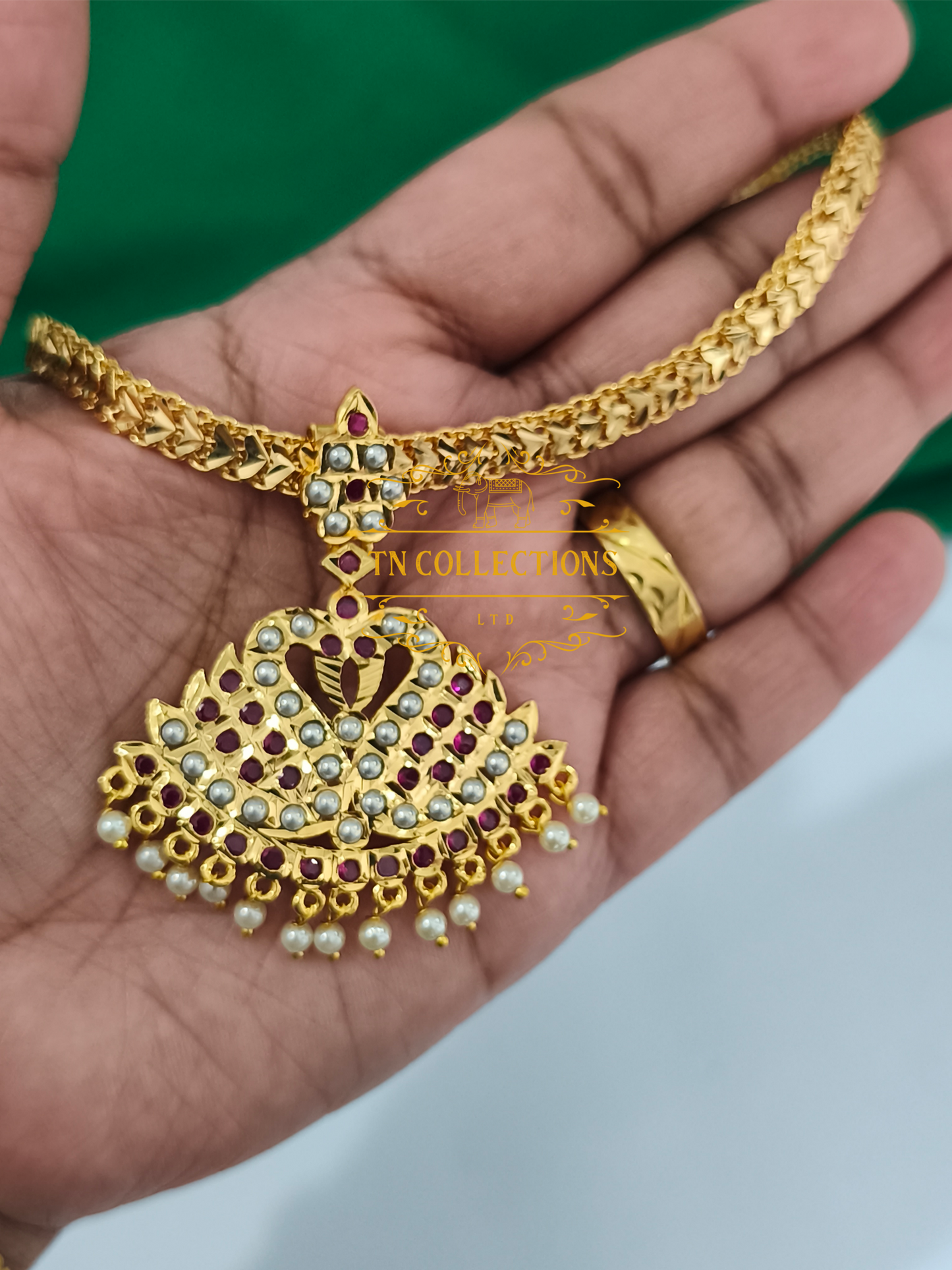 Gold Polish Pearl Necklace (Ruby and white)