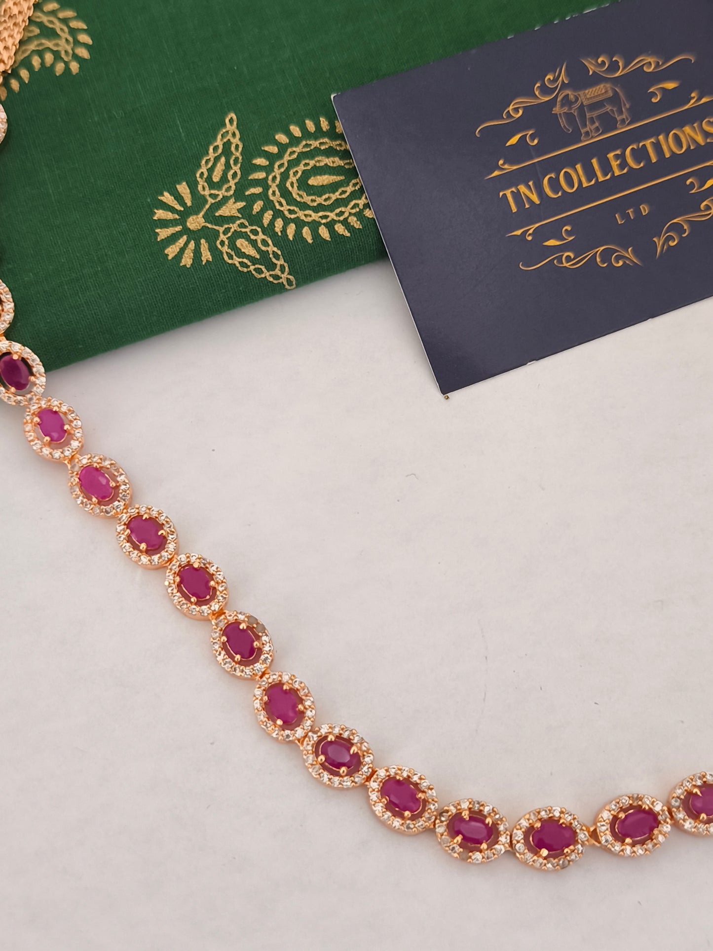 Simple Rose finish hip chain