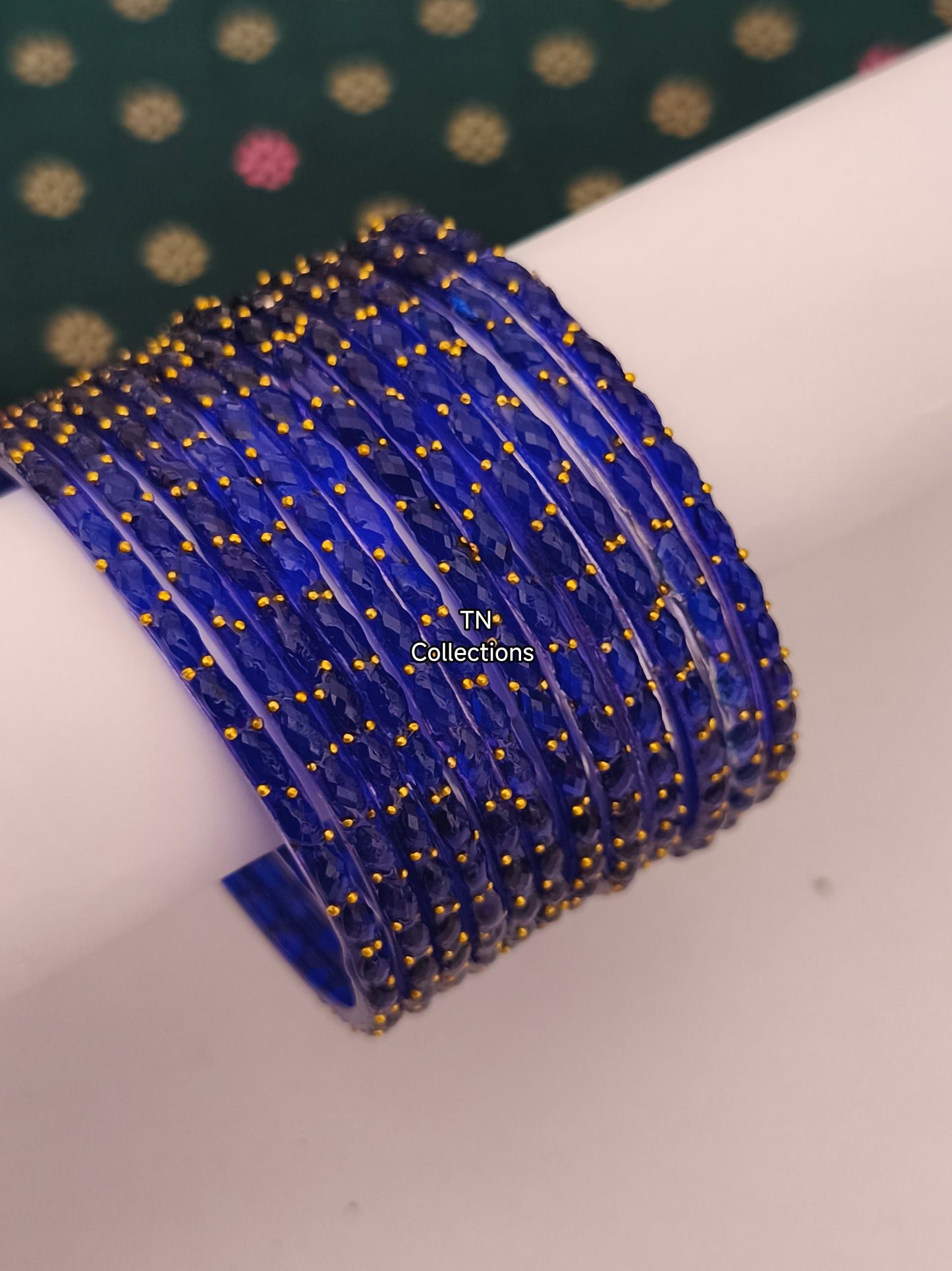 Trendy Raindrop Glass Bangles Set (Size 2.6)