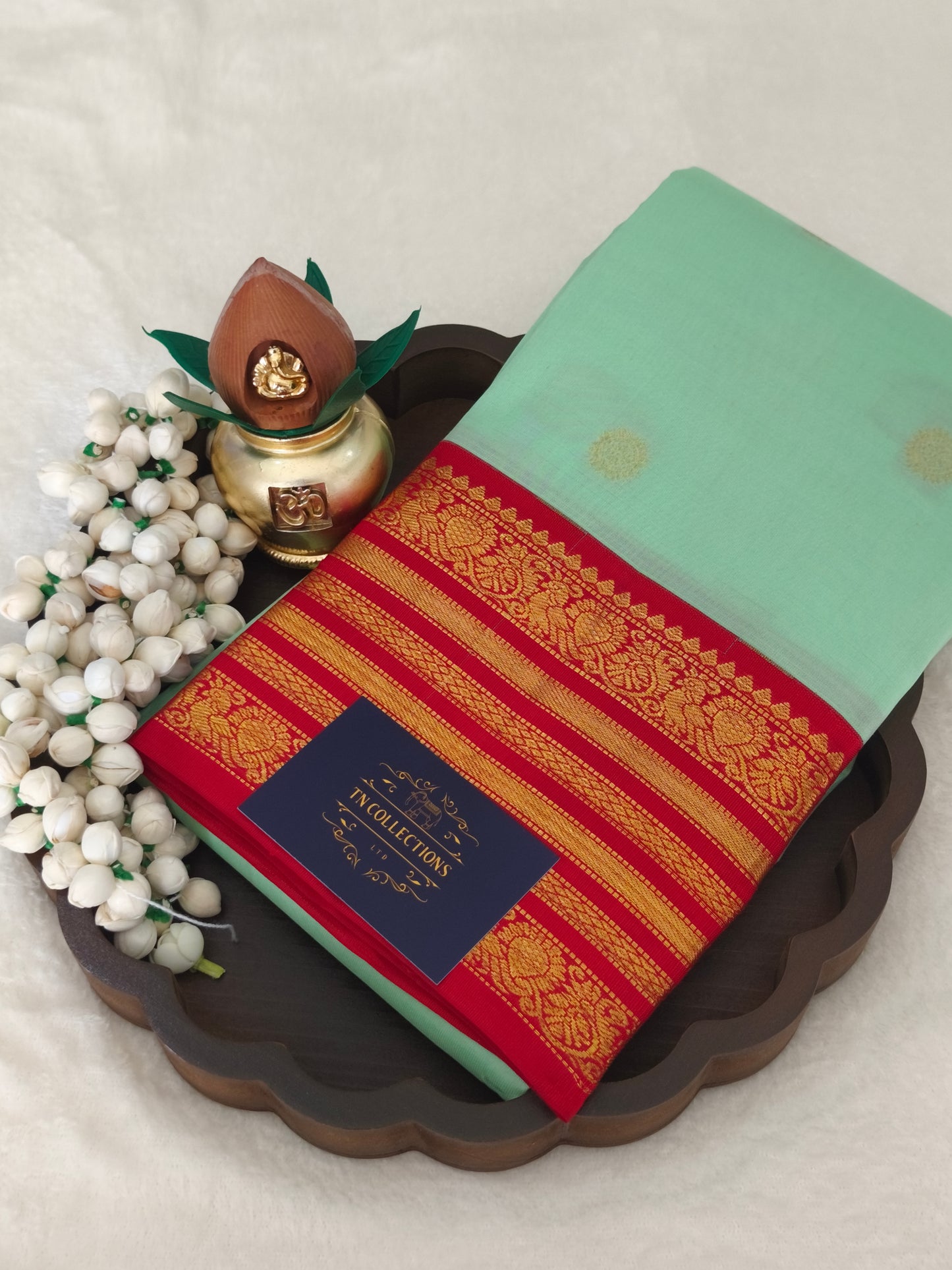 Pure handloom Kanchipuram Silk Saree (Pista Green)