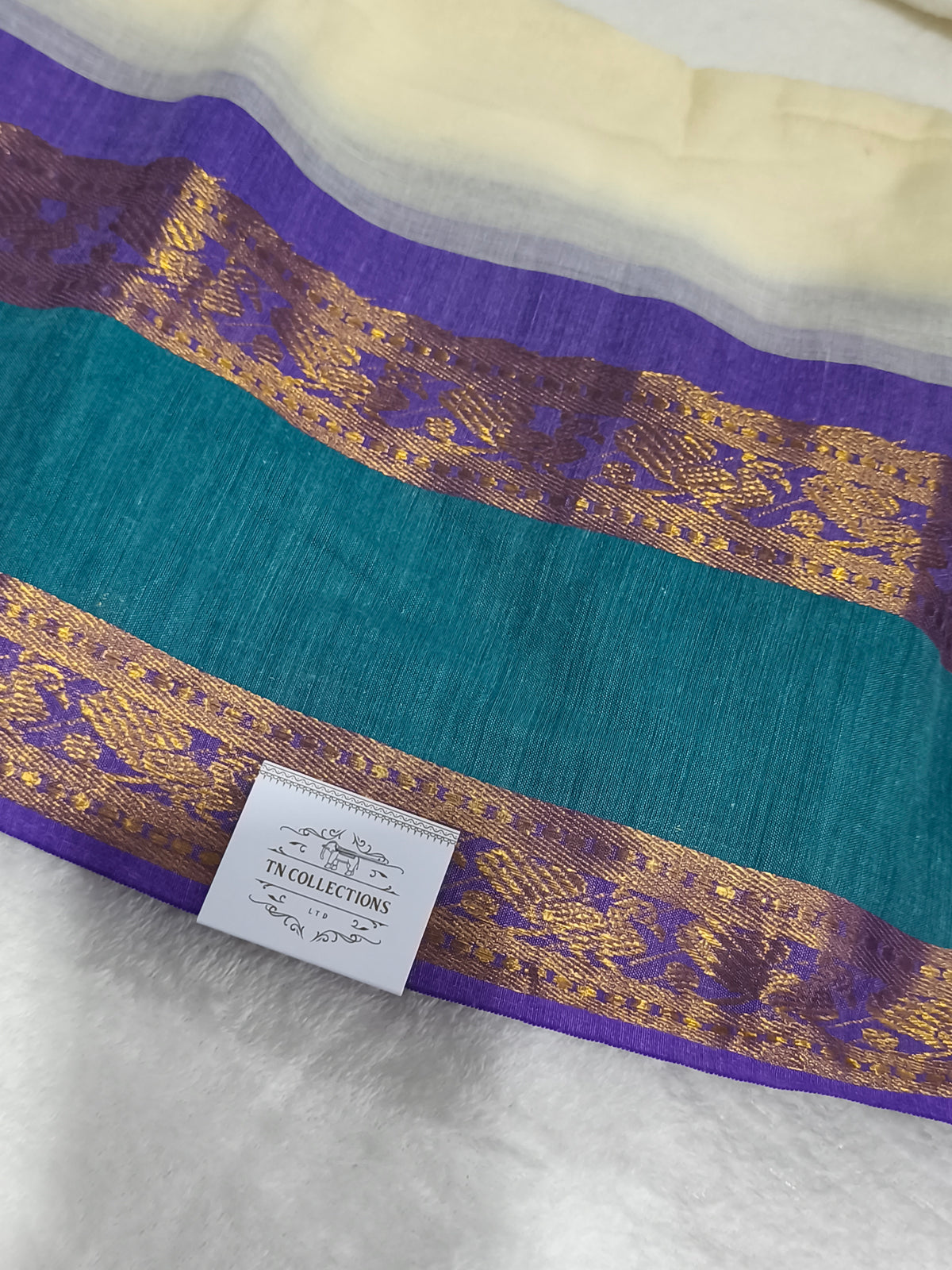 Kerala Special Mul Cotton Saree with Kanchi Border