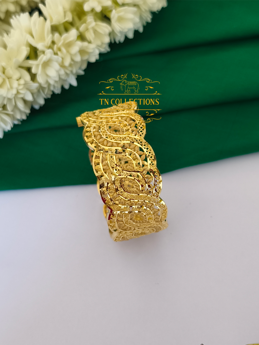 One gram Gold forming Screw bangle